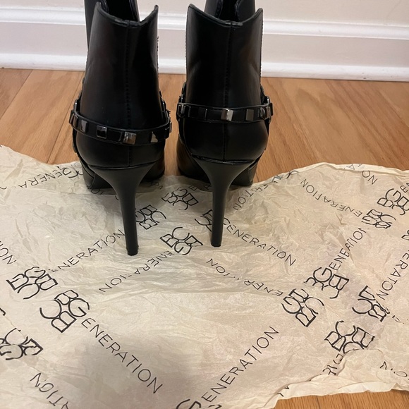 Very elegant and chic black Valentino style boots - Picture 9 of 10